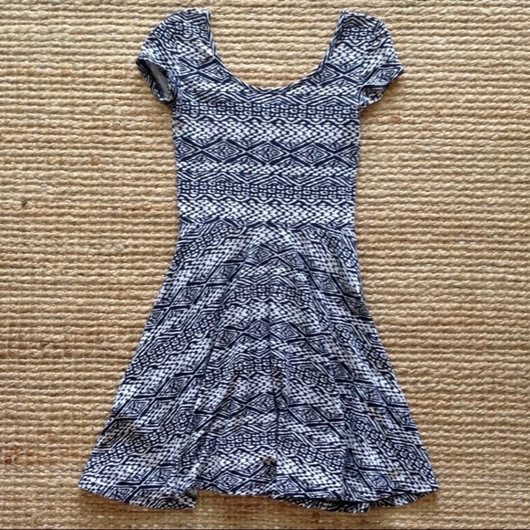 Aeropostale Dresses & Skirts - Aeropostale Black White Tribal Print Skater Dress Aeropostale Dresses & Skirts - Aeropostale Black White Tribal Print Skater Dress